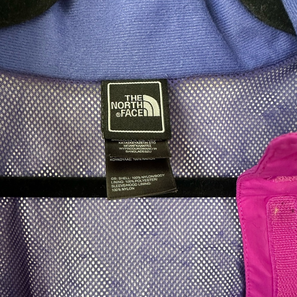 The North Face Women's Magenta Jacket - Picture 3 of 11